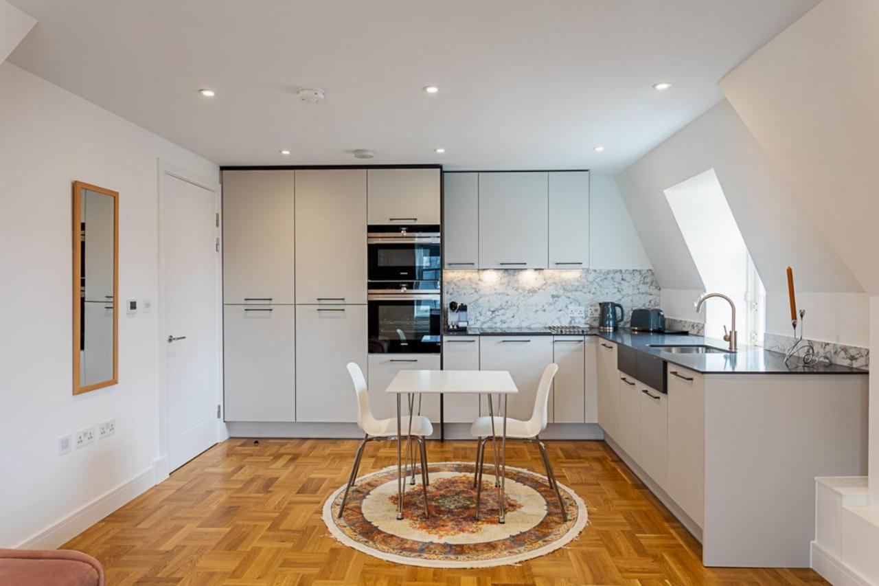 Modern And Stylish Apartment In West Kensington Londres Extérieur photo