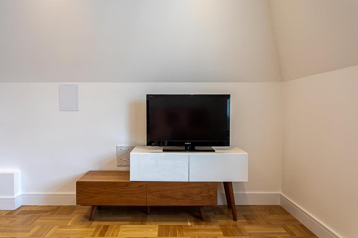 Modern And Stylish Apartment In West Kensington Londres Extérieur photo